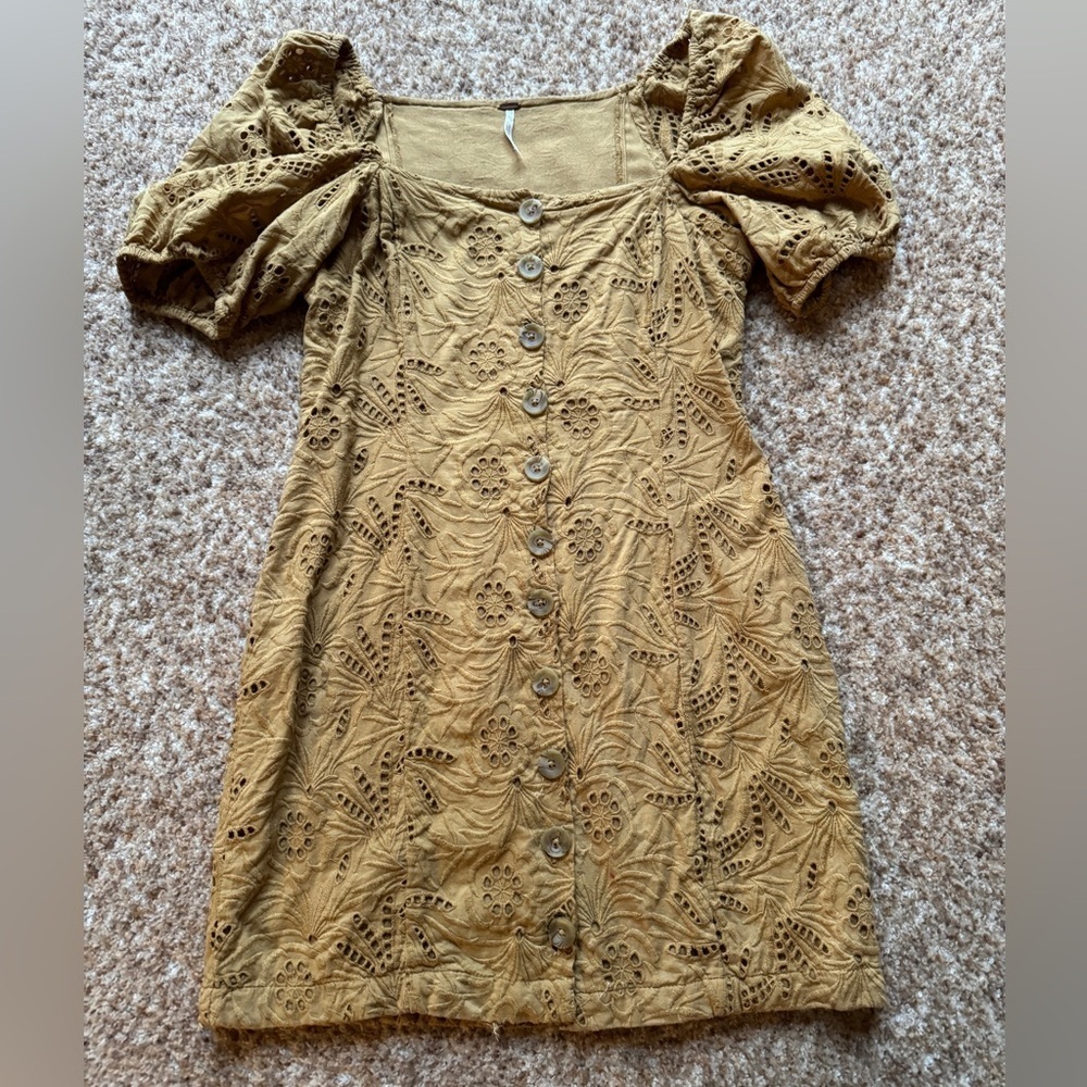 Free People Eyelet cap sleeve button down mini dress Size 2